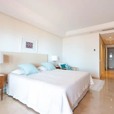 Exclusive 1 Line In With Panoramic Views * Marbella