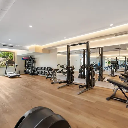 Exclusive 1 Line In With Panoramic Views Apartment *