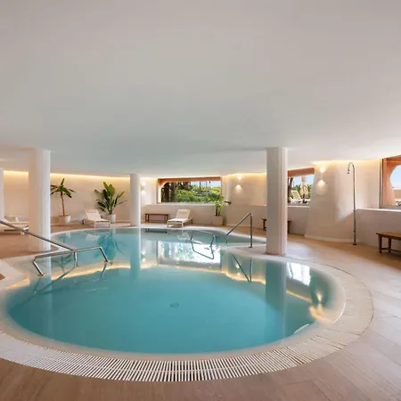 Exclusive 1 Line In With Panoramic Views Marbella