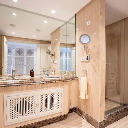 Exclusive 1 Line In With Panoramic Views Apartment Marbella