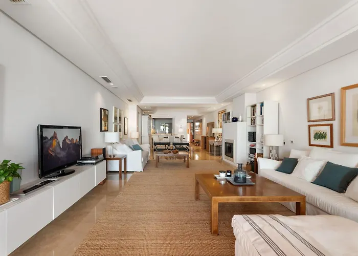 Front Line Beach Apt With Panoramic Views Rdr547 *